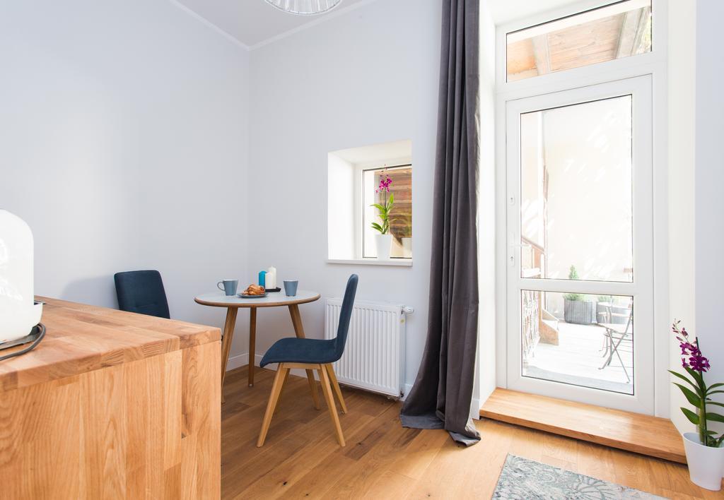 Apartwawel